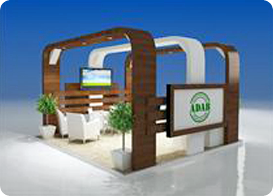 Projeto de stand construído com arcos em madeira